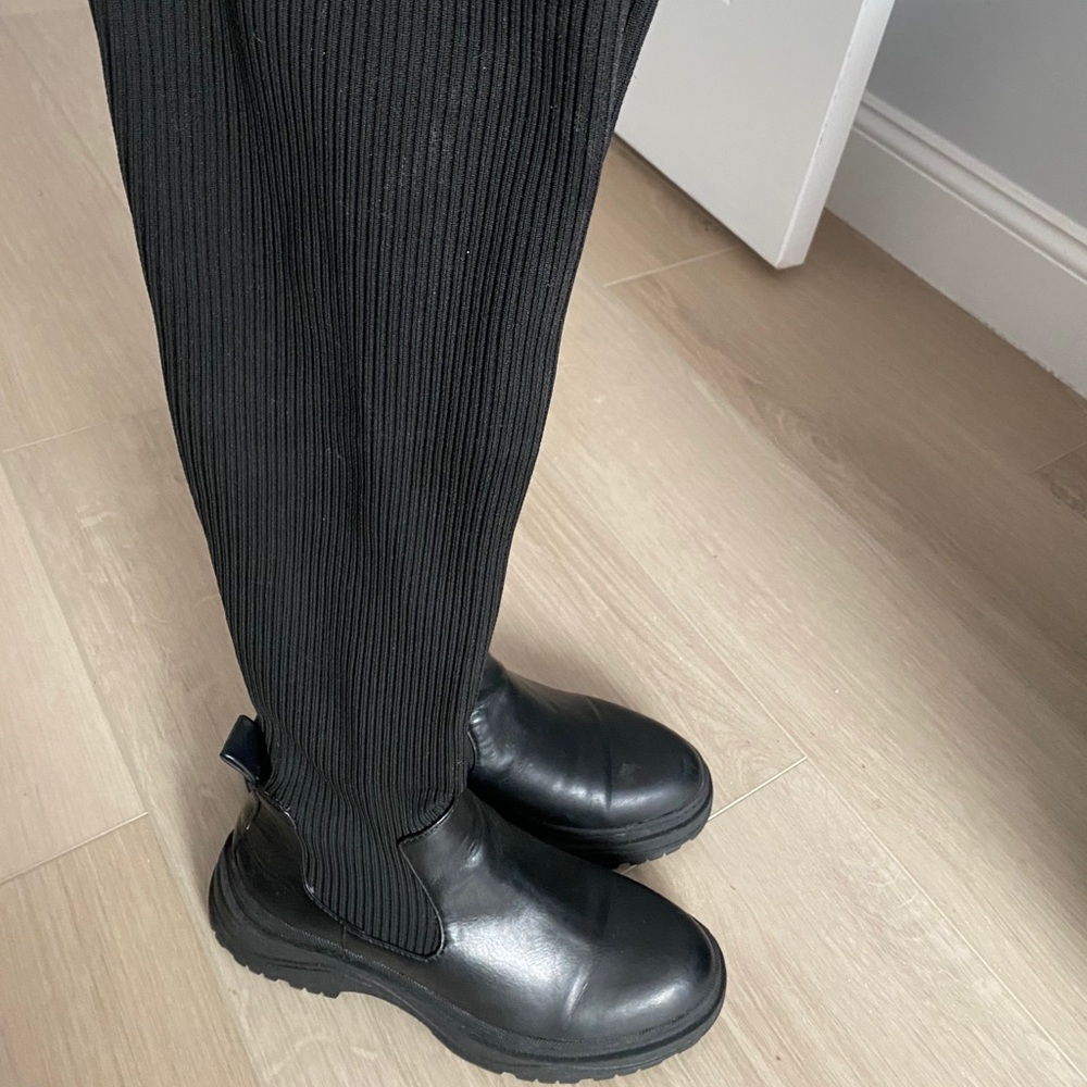 Zara knee high leather sweater chunky heel boot